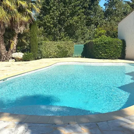Pour 6 - Piscine Commune - Wifi - Climatisation *