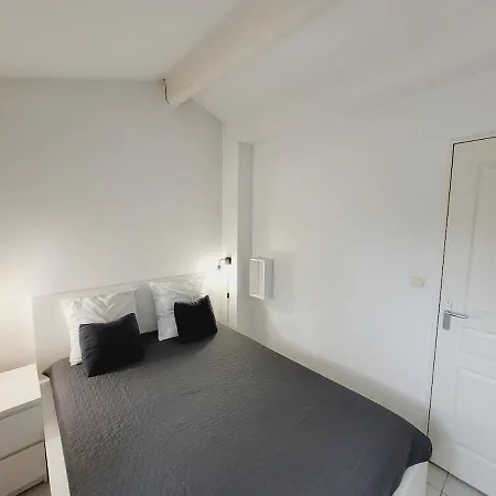 Pour 6 - Piscine Commune - Wifi - Climatisation * Valras-Plage