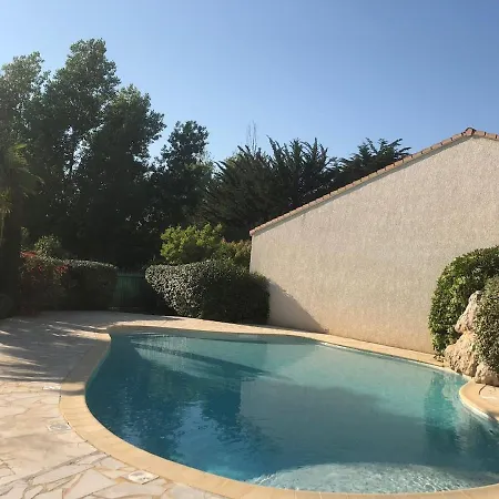 Pour 6 - Piscine Commune - Wifi - Climatisation Villa *