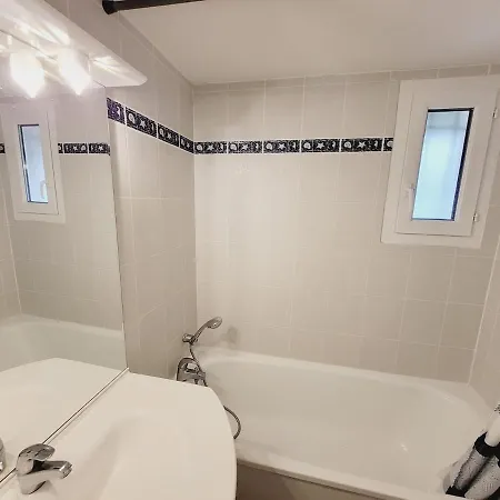 Villa Pour 6 - Piscine Commune - Wifi - Climatisation