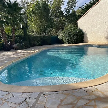Pour 6 - Piscine Commune - Wifi - Climatisation Villa